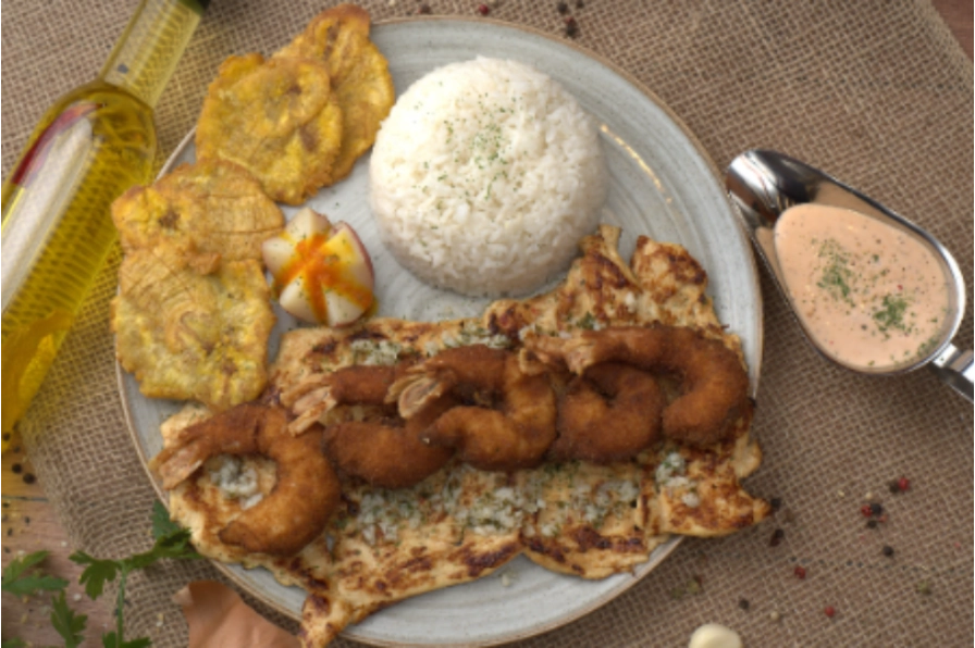 Pechuga Asada con Camarones Apanados