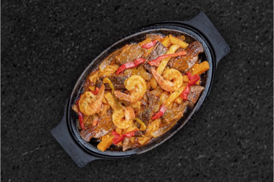 Salteado De Churrasco Y Camarones