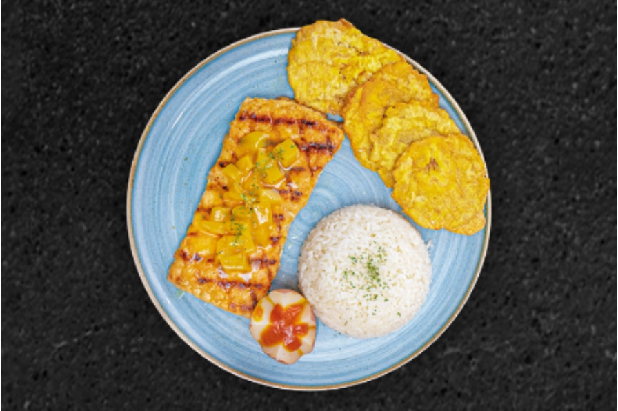 Salmon en Salsa de Piña 