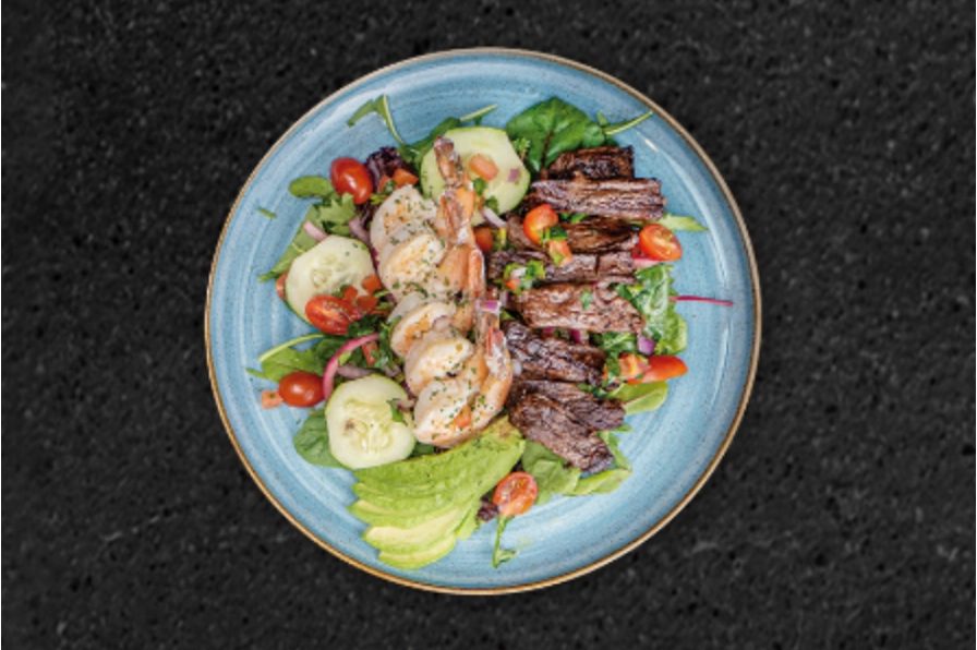  Ensalada de pollo con camarones 