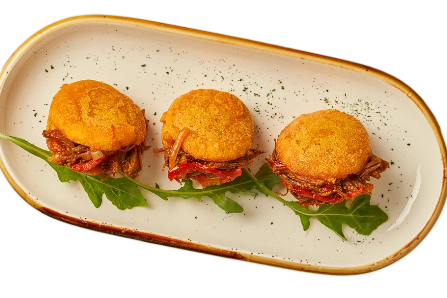 NEW Arepitas Fritas con Carne Desmechada 